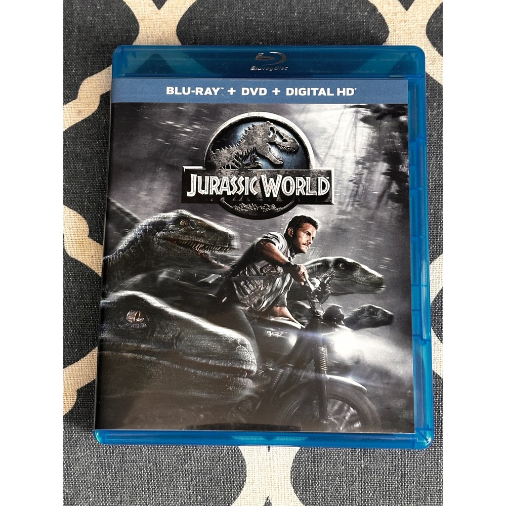 Jurassic World Blu-ray DVD Digital HD Chris Pratt Sci-Fi Action Movie